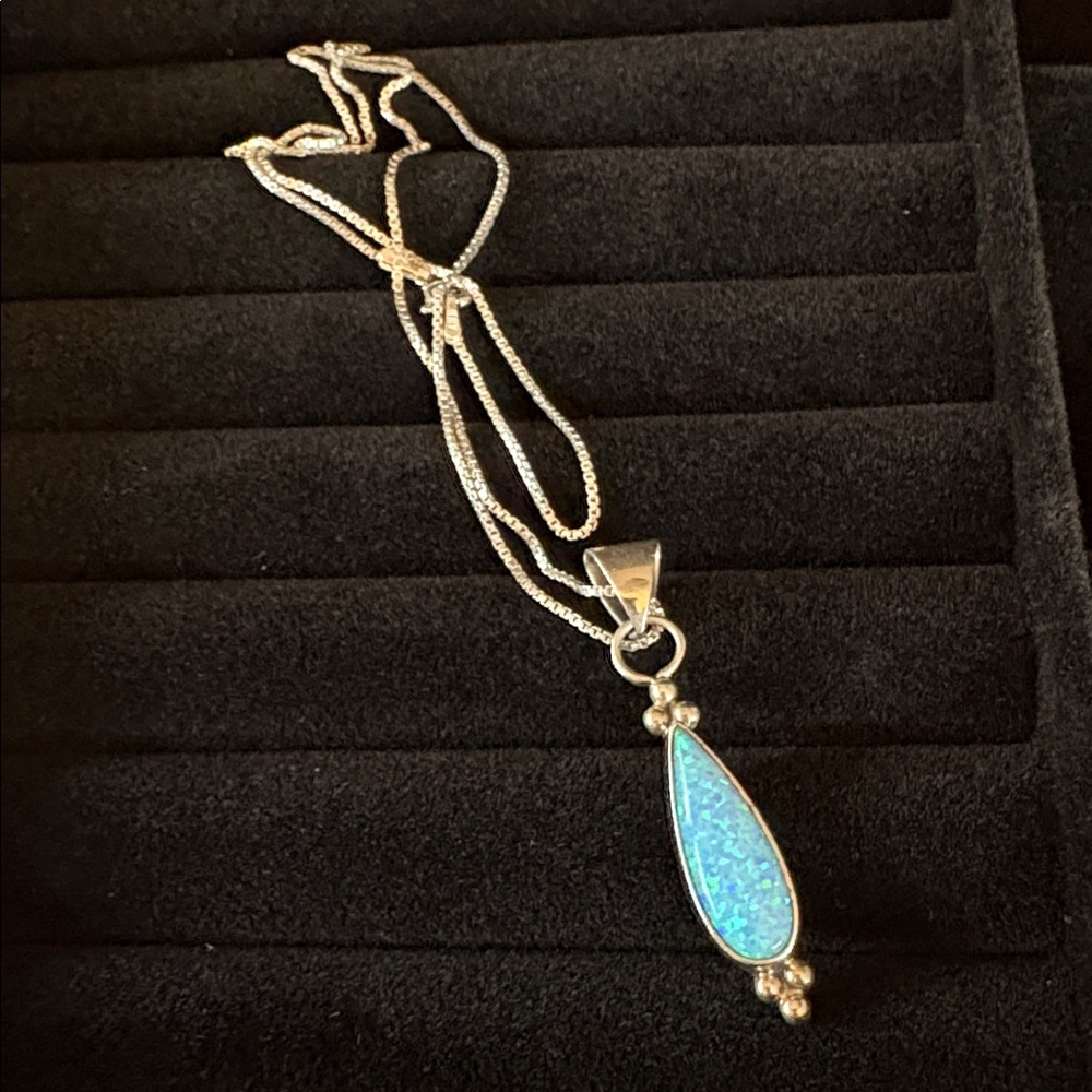 Vintage Sterling Silver Blue Fire Opal Necklace & Pendant - Picture 6 of 7